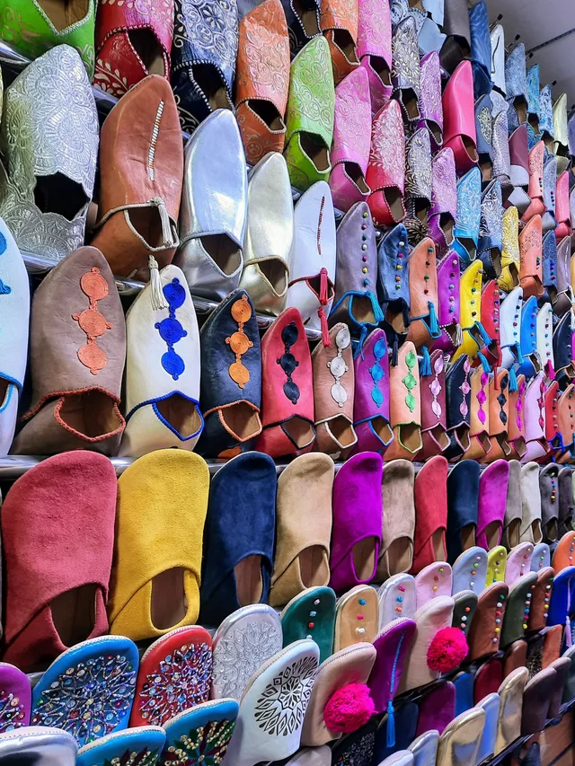 Babouches dans les souks