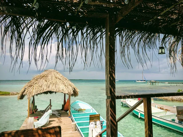 Reef's End Lodge, Tobacco Caye