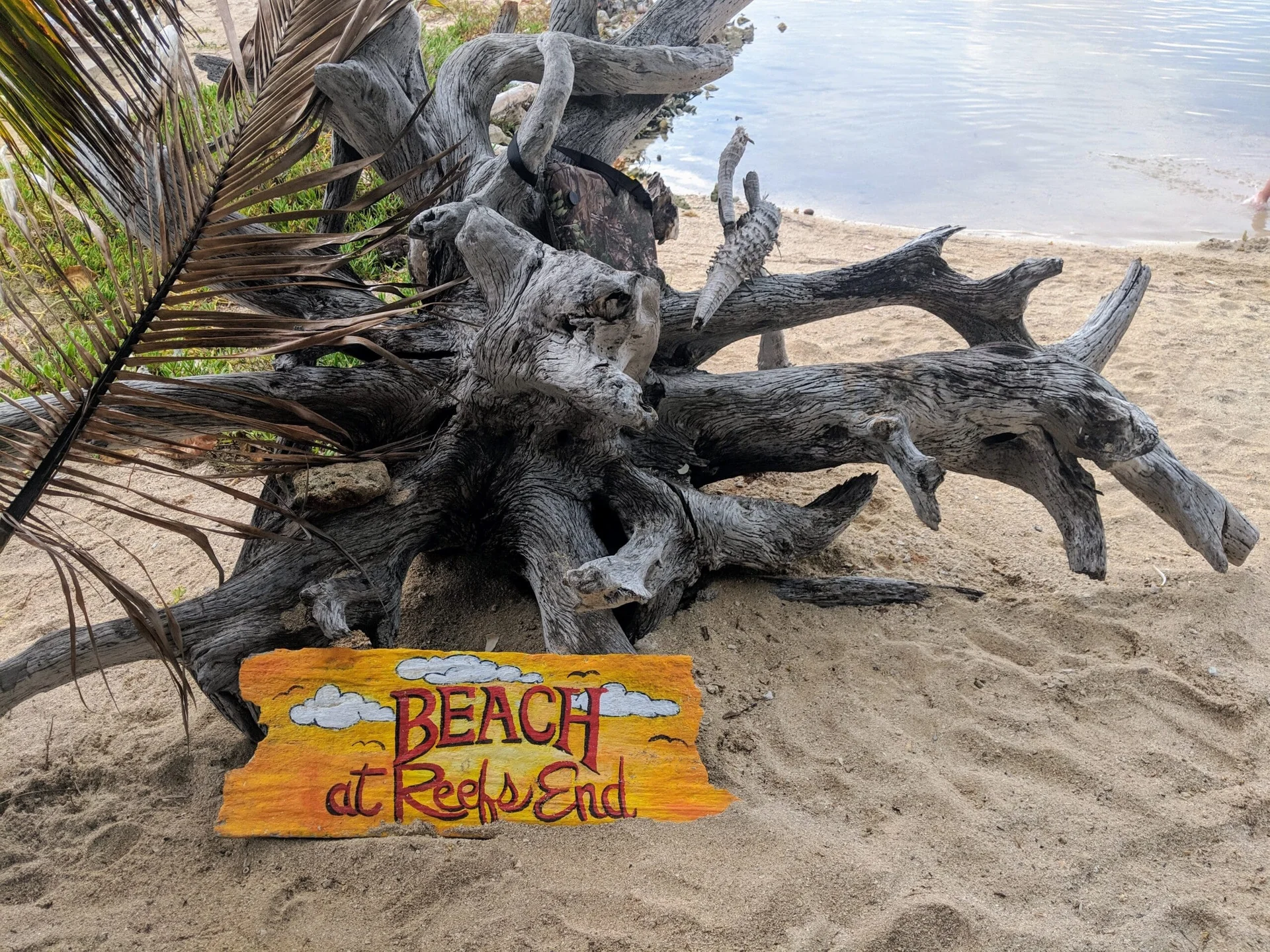 Reef's End Lodge, Tobacco Caye