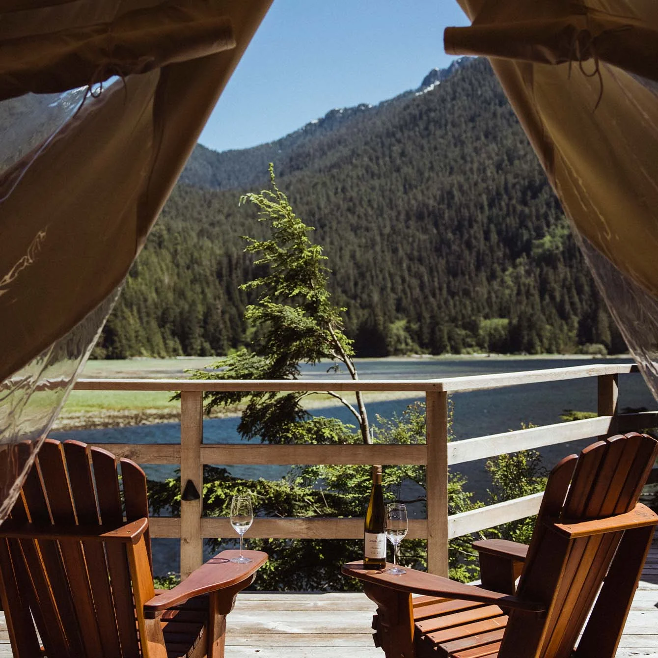 Lounge-and-verandah-Right-1.jpg