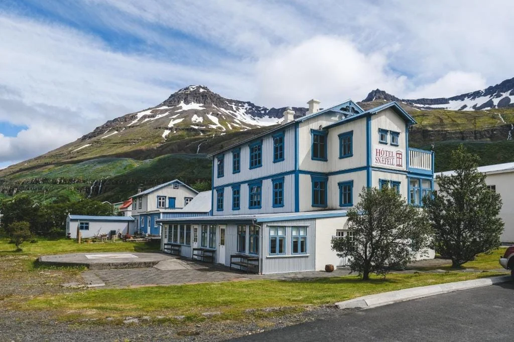 Snaefell-Hotel-by-Aldan.jpg